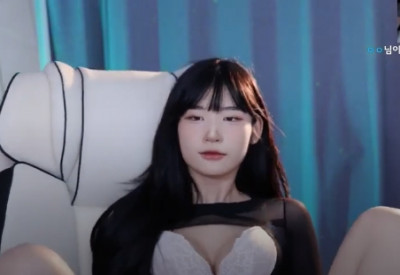 고라니율의 시그니처 포즈 002