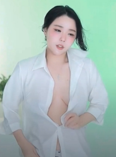 BJㅇ율 오동통 젖가슴 젖렁젖렁 지리는 댄스