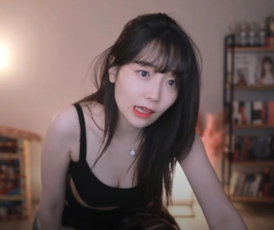 짧은 반바지 승마기구 타는 BJㅍ이 하나 더