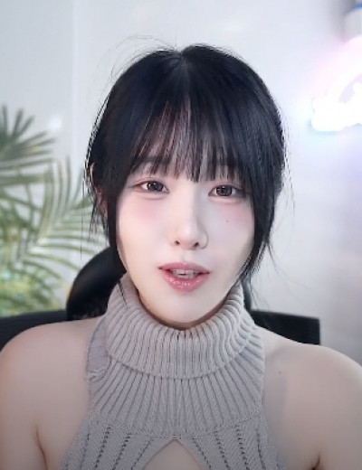 이날 노브라 였다고..01