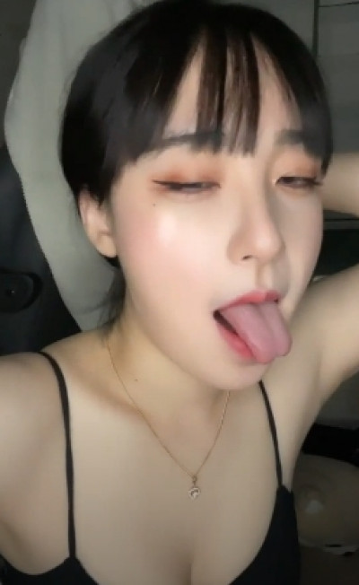 발정나서 안달난 여캠 BJ웅ㅈ니 혓바닥